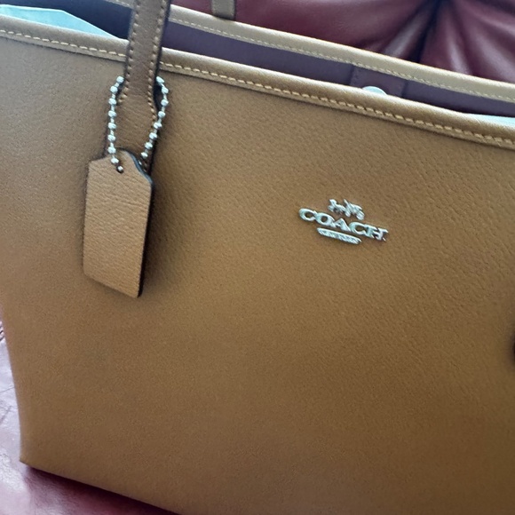 NWT Coach Leather City Tote Bag - Picture 4 of 7